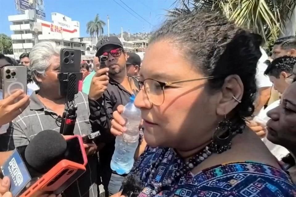 Batres ha realizado giras como candidata a la Corte.