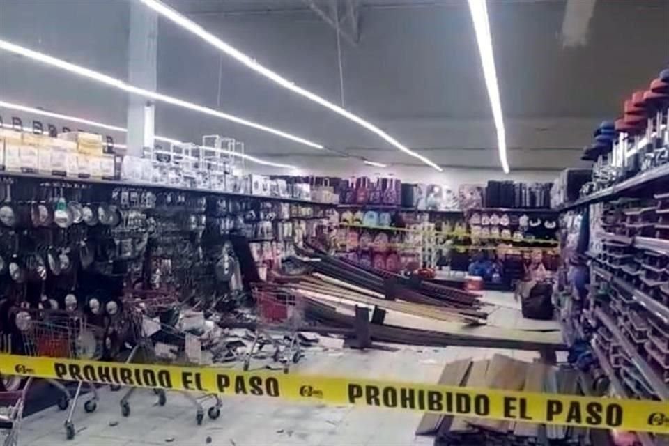 El accidente en el negocio Maxi China, ubicado en la Avenida Eloy Cavazos y la Carretera a San Roque, a la altura de la Colonia Valle de Juárez.