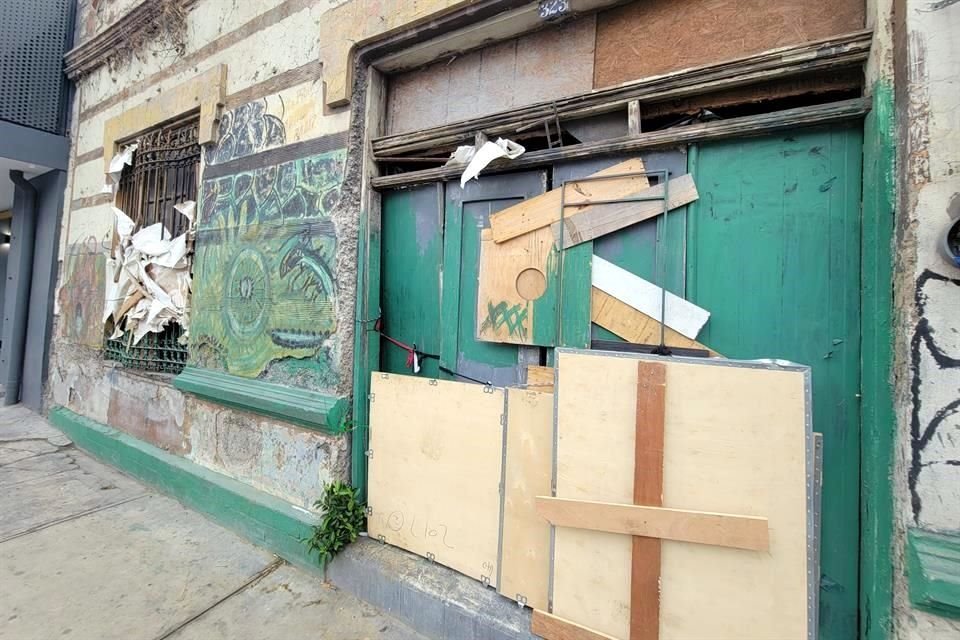 Carlos Salazar Caddesi'nde Galeana ile Emilio Carranza arasında erişim engellendi.