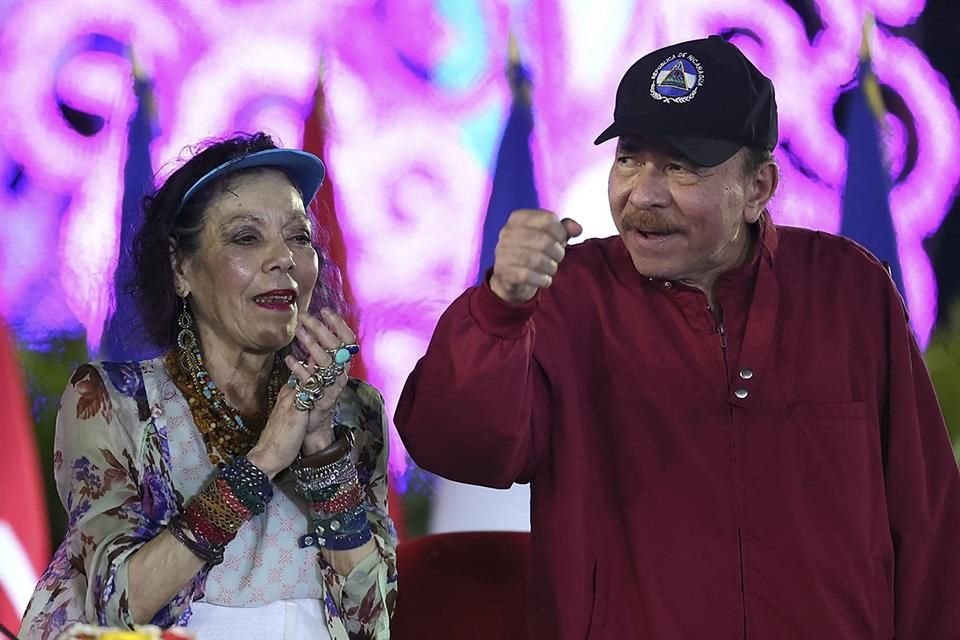 El Presidente de Nicaragua Daniel Ortega y esposa Rosario Murillo, el 30 de abril del 2025 en Managua.