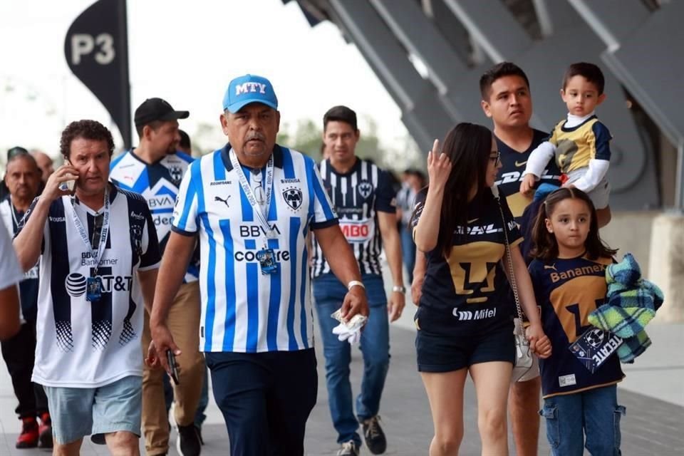 Sin importar que camiseta sea.