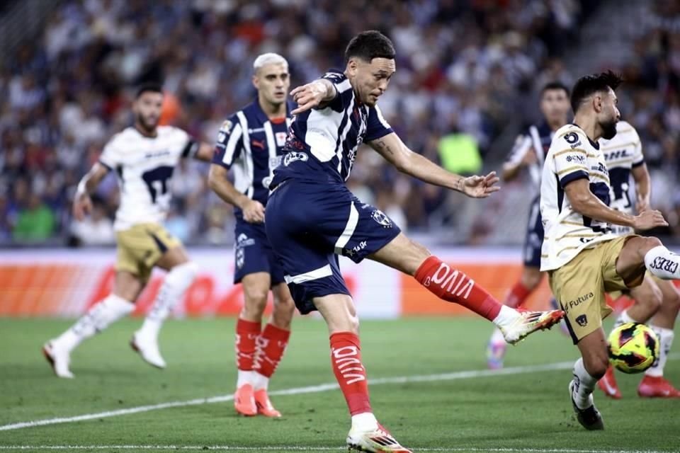 A pesar de sus ausencias, Pumas resistió mucho en la primera parte.