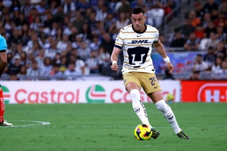 Rogelio Funes Mori, goleador histórico de Rayados, enfrentó a los albiazules sin éxito.