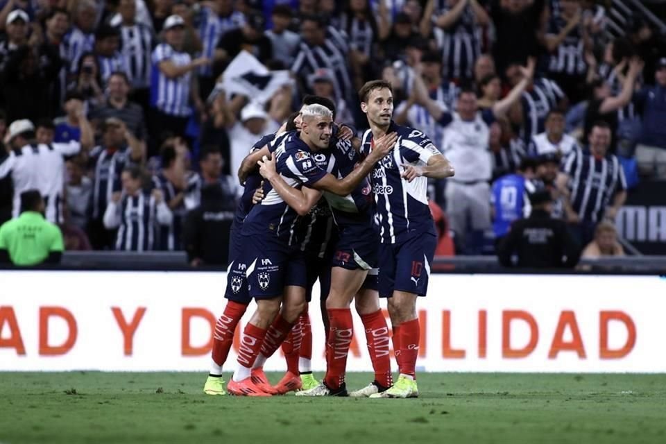 'Berte' fue felicitado por casi todos sus compañeros.