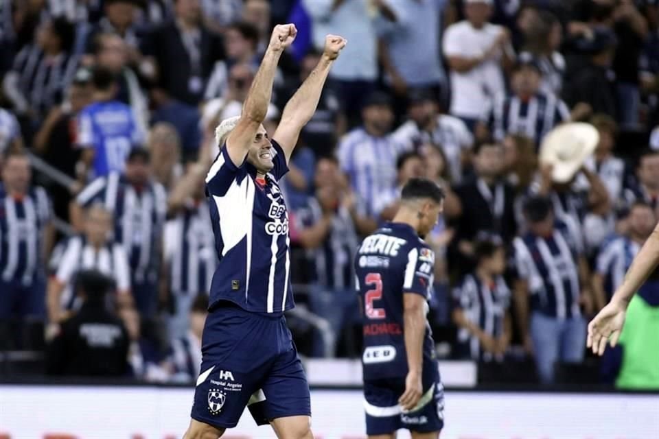 'Berte' alzó sus puños al cielo, su gol le daba a Rayados el pase a Cuartos de Final.