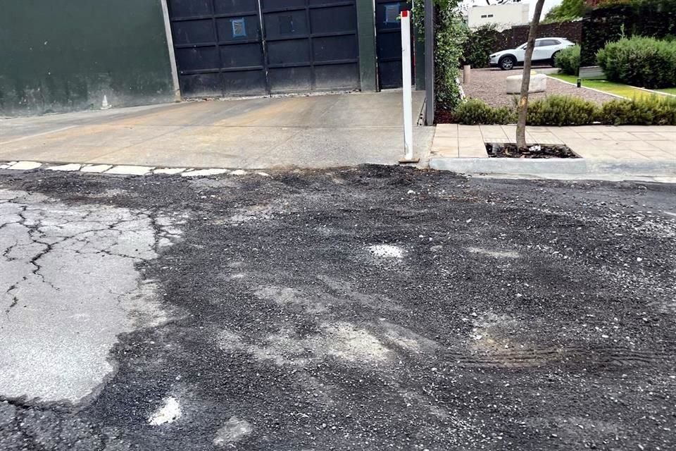 Hay tramos de la Avenida que están rellenos de piedras.