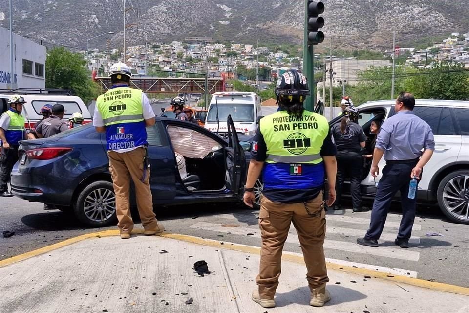 El accidente fue reportado a las 13:20 horas en la Avenida Corregidora y Bulevar Díaz Ordaz.