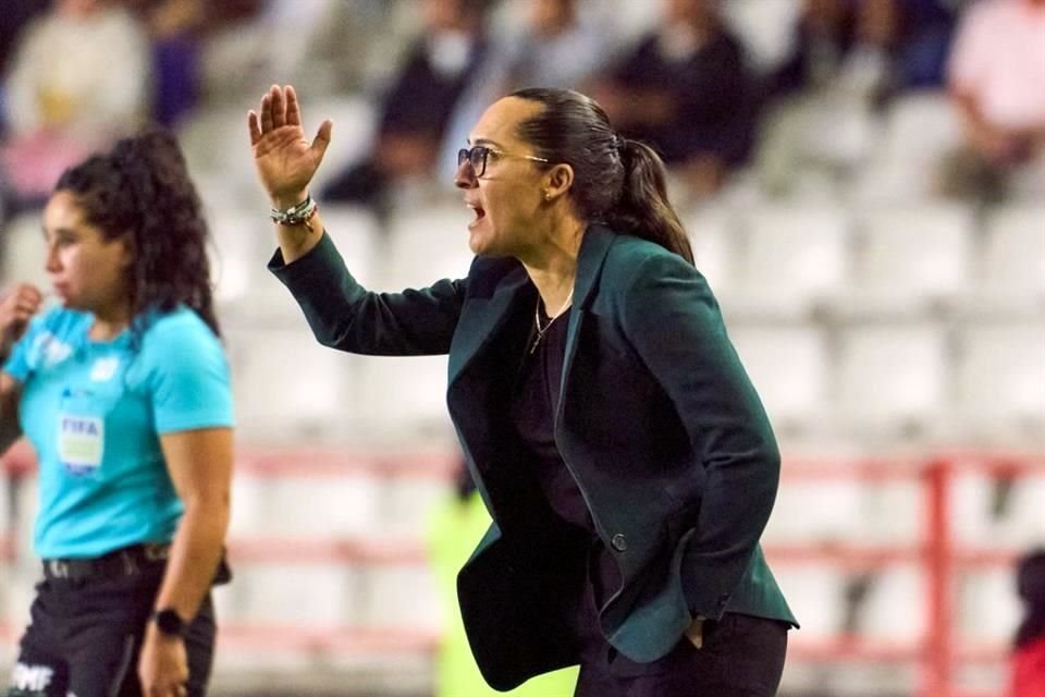 Pachuca dejó en el camino a las Rayadas y acabó con el ansiado sueño del tricampeonato, al imponerse este lunes 4-1 sobre las regias y avanzar a la Final con global de 4-2.