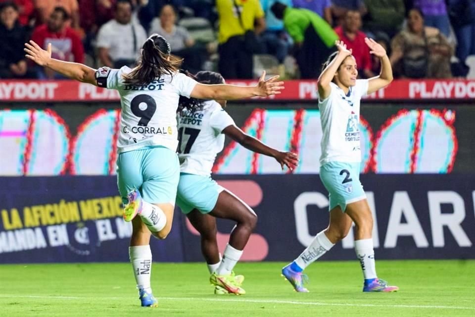 Pachuca dejó en el camino a las Rayadas y acabó con el ansiado sueño del tricampeonato, al imponerse este lunes 4-1 sobre las regias y avanzar a la Final con global de 4-2.