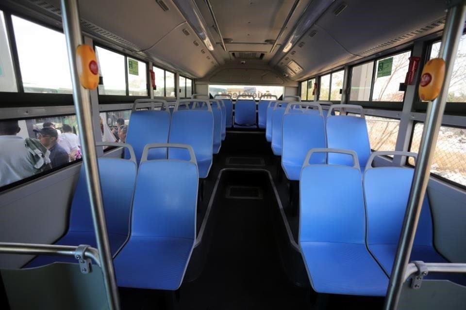 Las nuevas unidades de Transmetro que fueron presentadas.