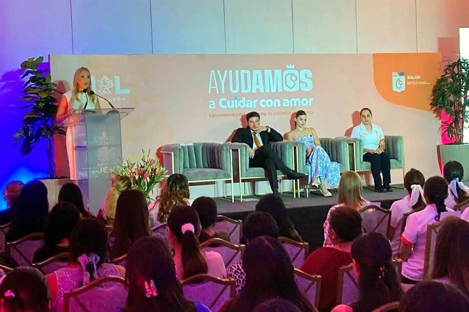 Al lanzamiento del programa acudió el Gobernador Samuel García y Mariana Rodríguez, presidenta de Amar a Nuevo León.