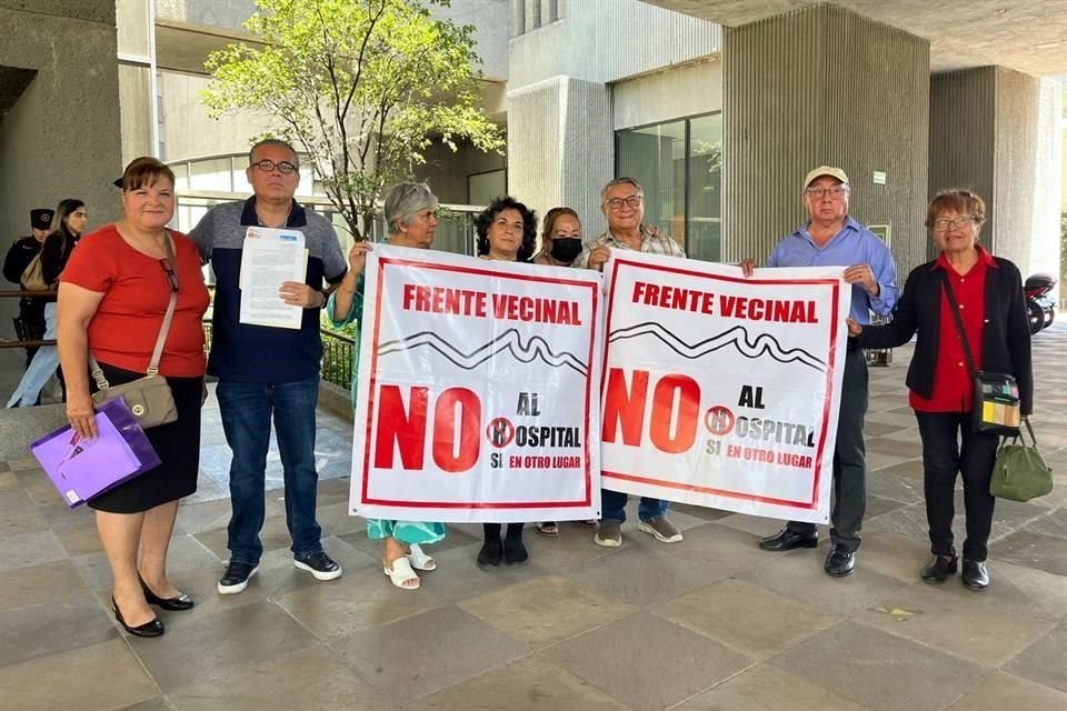 Con protestas, y al menos dos escritos presentados ante el Municipio, los vecinos han intentado evitar que el hospital se construya en 'Las Américas' Valparaíso, cerca del DIF Capullos.