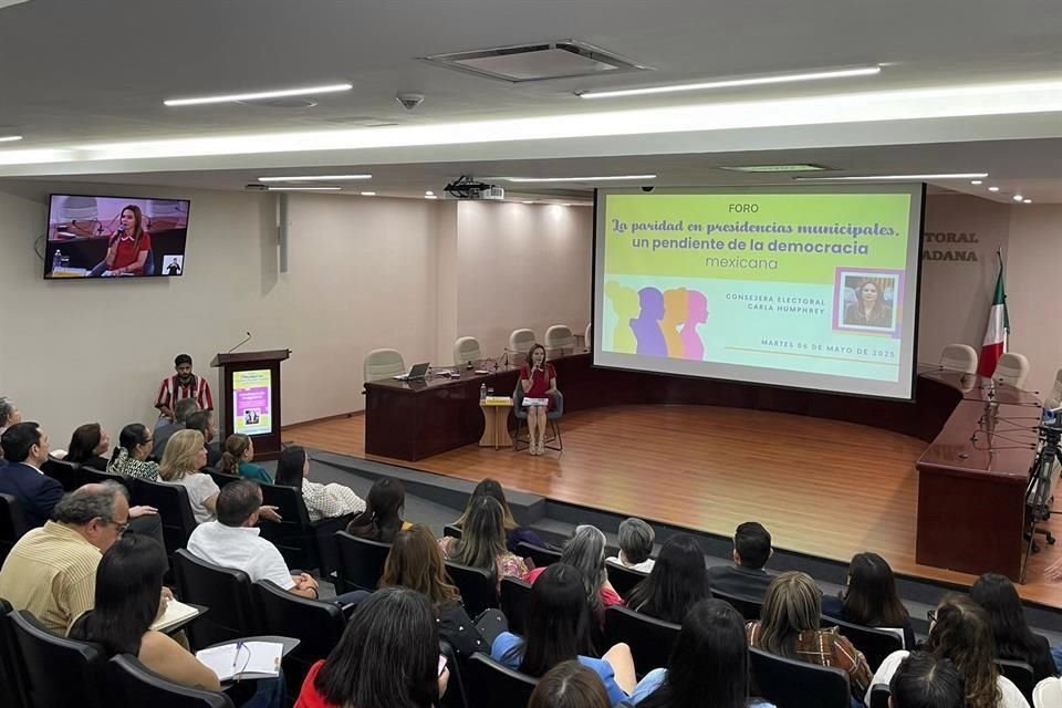 Carla Humphrey consideró que se requiere una reforma que obligue a los partidos políticos a garantizar la paridad de género.