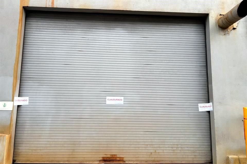 Personal de la Profepa aplicó sellos de clausura en el área de Granja de Tanques, al interior de la Planta Churubusco de Ternium. 