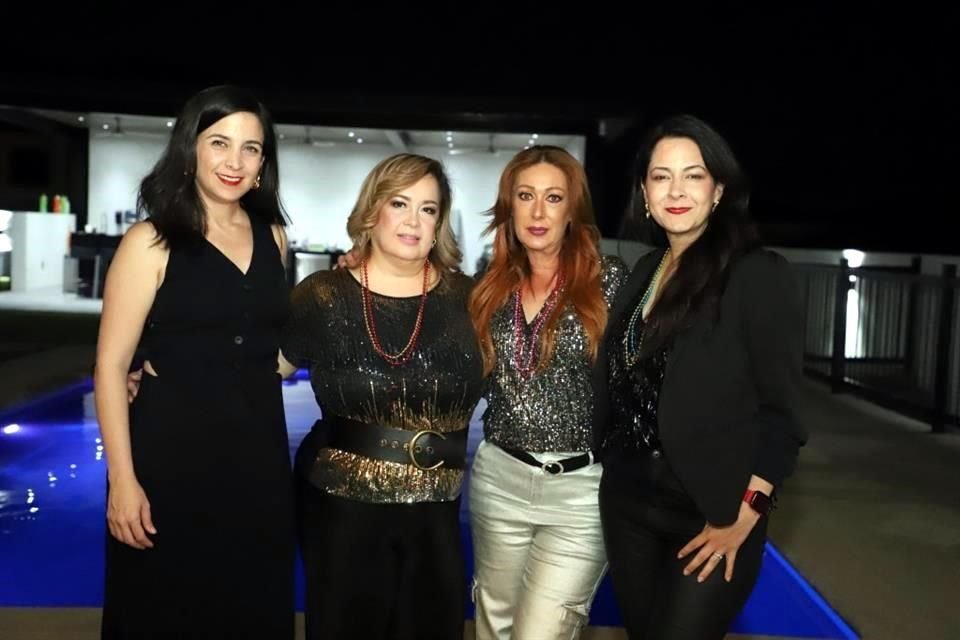 Mariana de los Santos, Violeta Morales, Maricruz Quintanilla y Ángela Saldaña