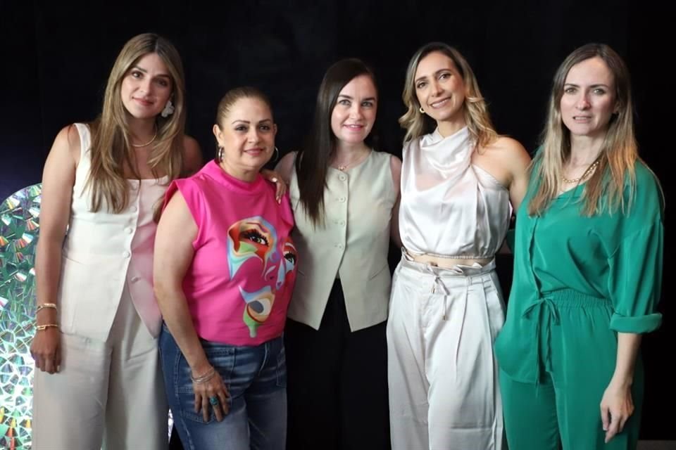 Lizy Salinas, Graciela Ojeda, Gaby Playán, Daniela Tanu y Talia Figueroa
