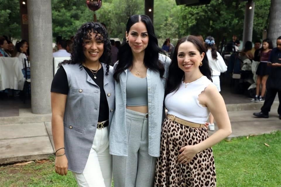Damaris Garza, Anita Almaguer y Mariam Garza