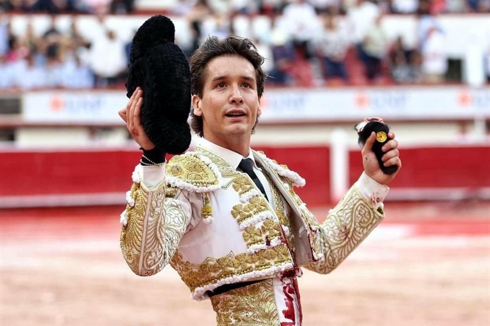 Arturo Gilio hizo un llamado al público joven de Monterrey para acudir a la inauguración de la temporada de la Monumental.
