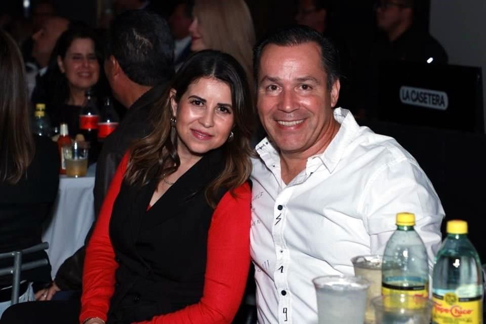 Leslie Alanís de Garza y Alejandro Garza Elizondo