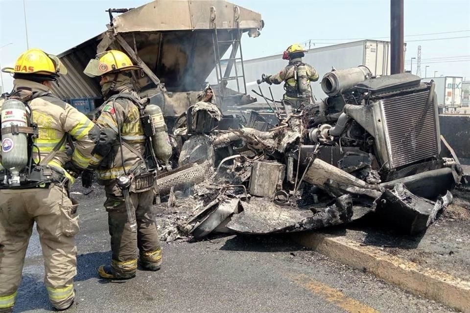 El siniestro fue reportado a las 11:00 horas, en el kilómetro 48 del Anillo Periférico, a la altura de Prologis Park, informó Protección Civil del Estado.