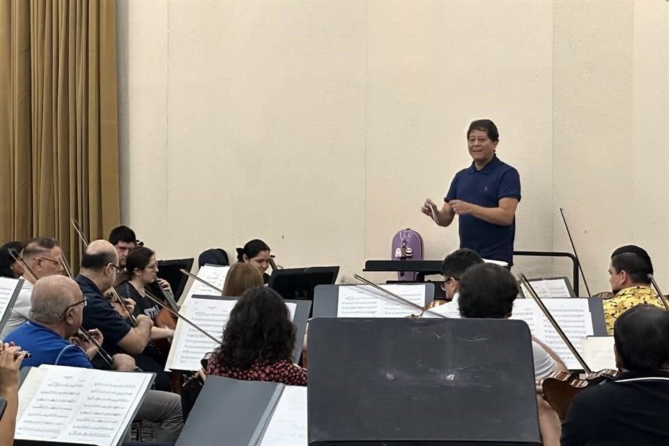 La cita para este concierto de celebración es mañana jueves 8 de mayo a las 20:00 horas en el Teatro Universitario de la Unidad Mederos de la UANL.