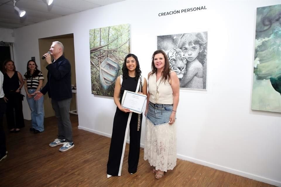 Marlenne Santos Lomelí y Adriana Sánchez