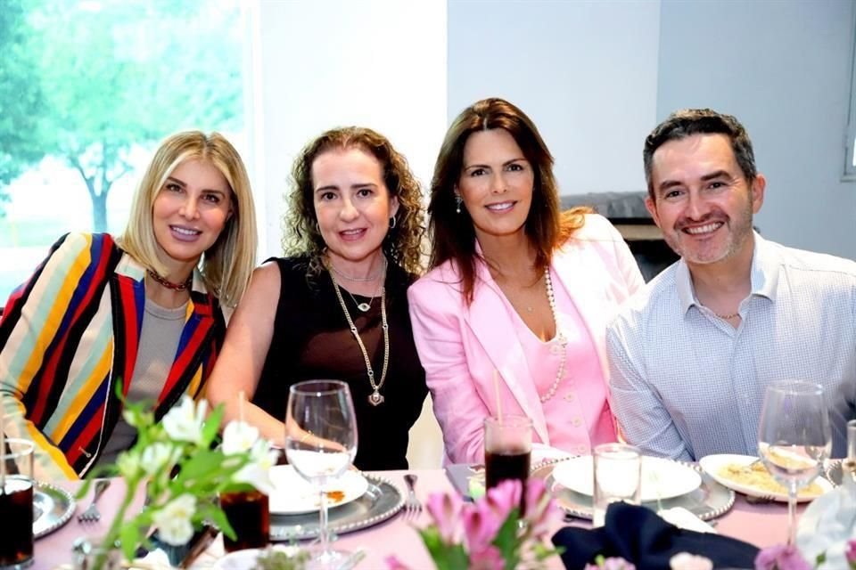Orly Marcuschamer de Dachner, Karla Ferrigno, Rosa María Oliver de Blanco y Luis Guajardo