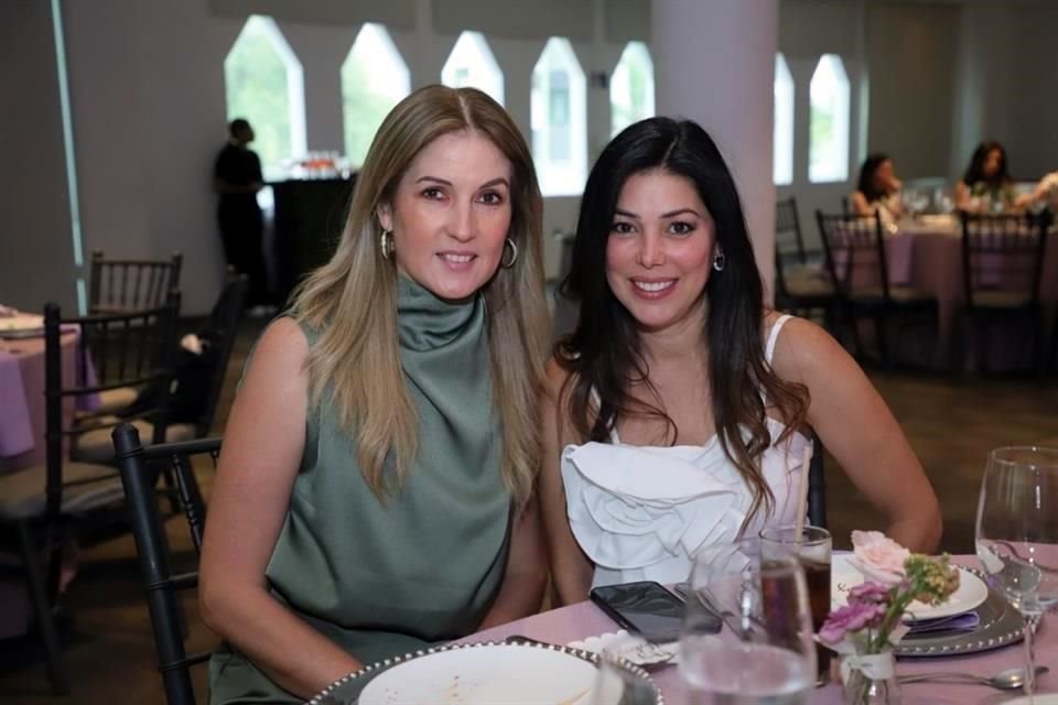 Elsa Peña de Solano y Marcela de Garza