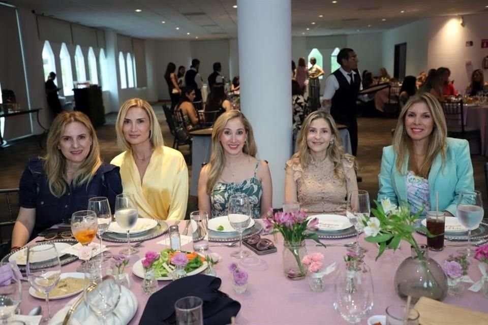 Gaby Garza de Gracida, Daniela Nuño, Isamar Gutiérrez de Marroquín, Erika Lankenau y Mónica Ferrer