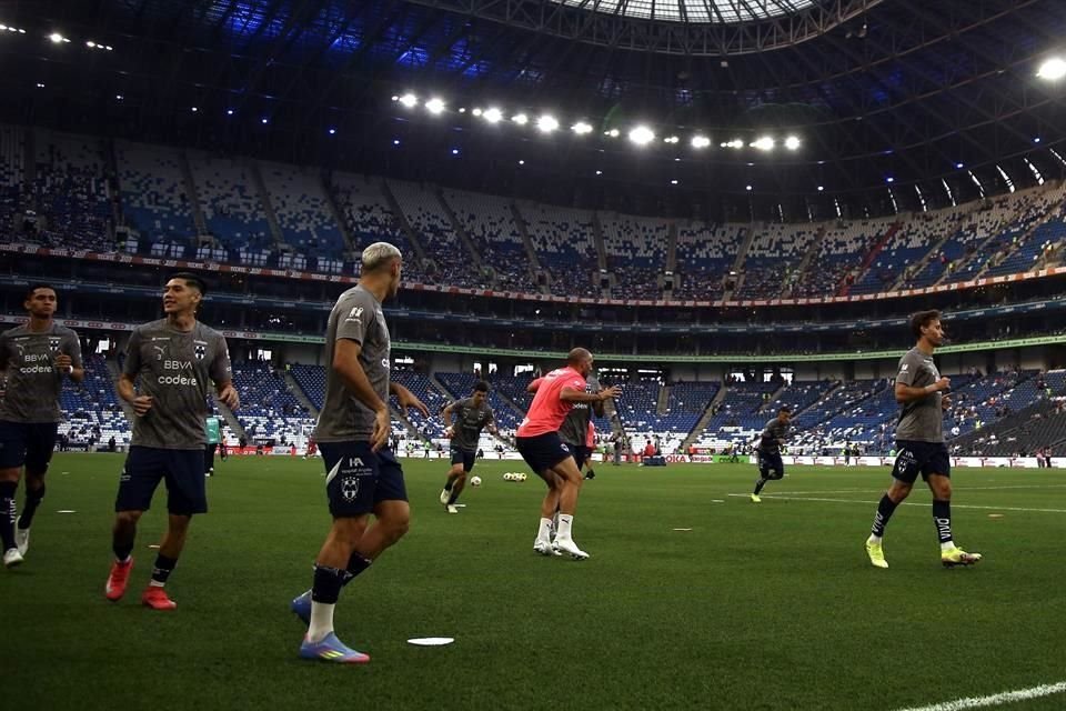 Rayados quiere pegar primer en casa.