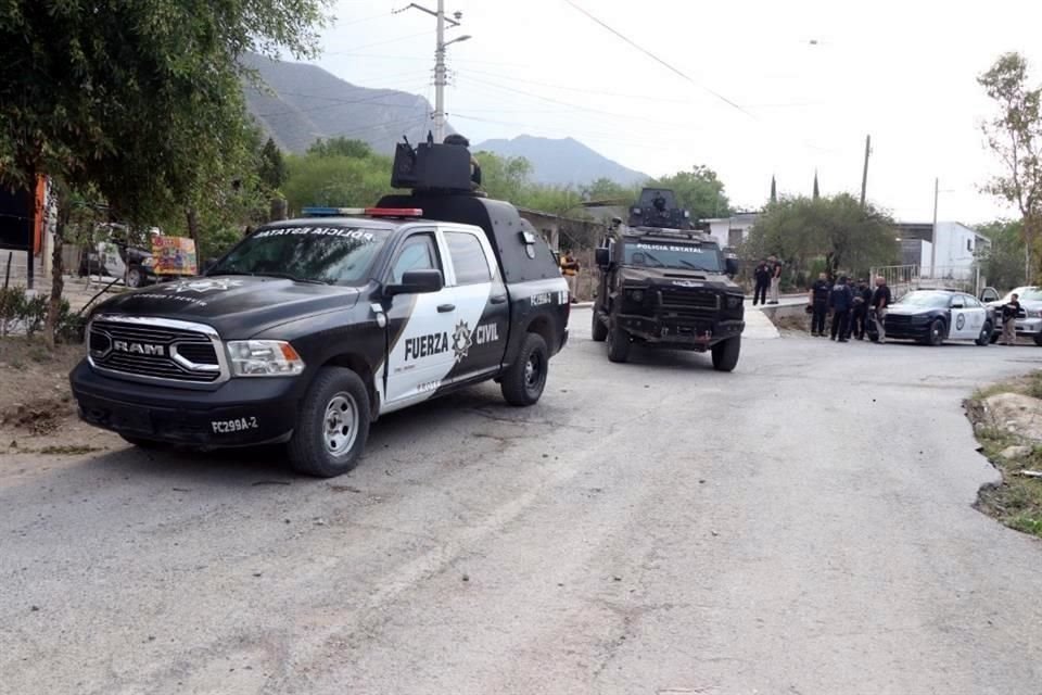 Ayer, más de 100 elementos federales, ministeriales y de Fuerza Civil, peinaron el municipio para localizar a los hombres armados. Hubo vigilancia también por aire.