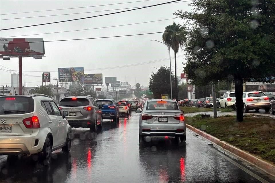 Se prevén lluvias fuertes para este jueves, acompañadas de descargas eléctricas y posible caída de granizo para la zona norte, oriente, citrícola y el Área Metropolitana.