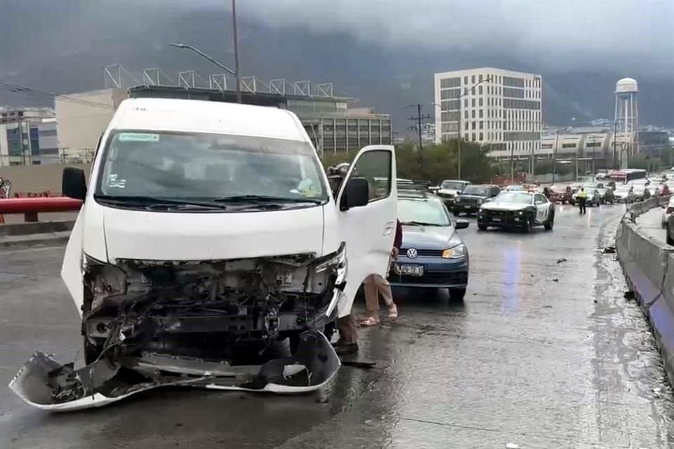 El accidente se reportó a las 8:25 horas, en la mencionada avenida en dirección al poniente.