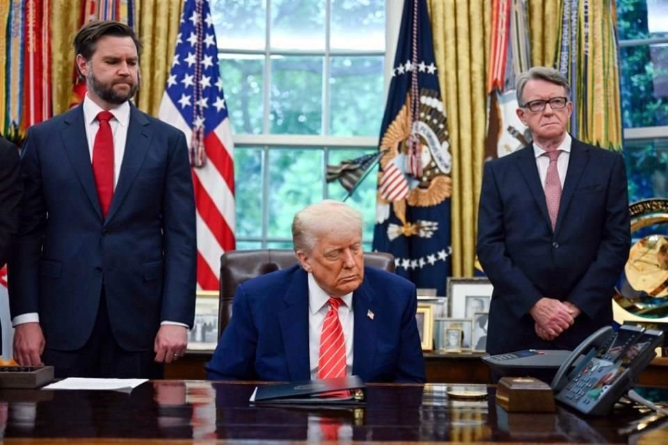 Donald Trump calificó de 'logro' el trato comercial alcanzado con Reino Unido, el primero  de una serie de acuerdos comerciales.