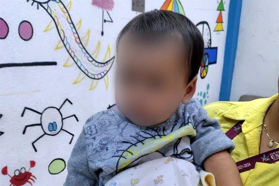 Con engaños, una mujer que se identificó como Valeria, dejó a la bebé de unos 9 meses con una joven que atendía el negocio.