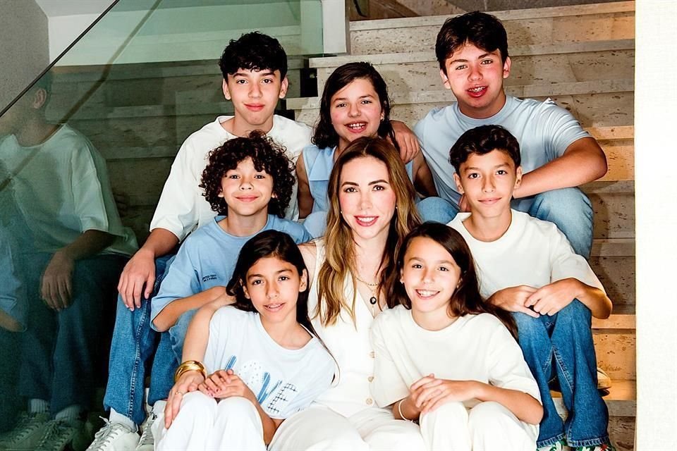 Sandra Dávila de Cantú es mamá de 7 hijos, entre ellos unos quintillizos