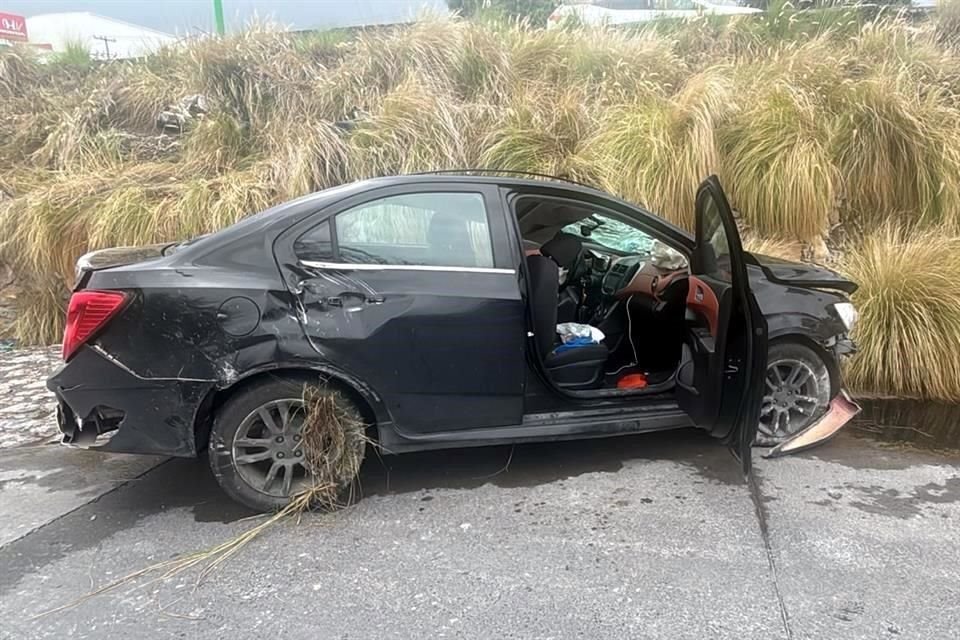 El accidente fue reportado a las 11:20 horas en la Avenida Paseo de los Leones, en el cruce con Pedregal de la Colina, en el sector Cumbres.