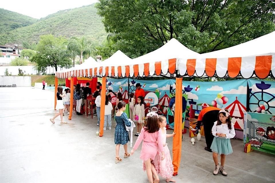 También hubo juegos de feria, en los que obtuvieron algunos premios.
