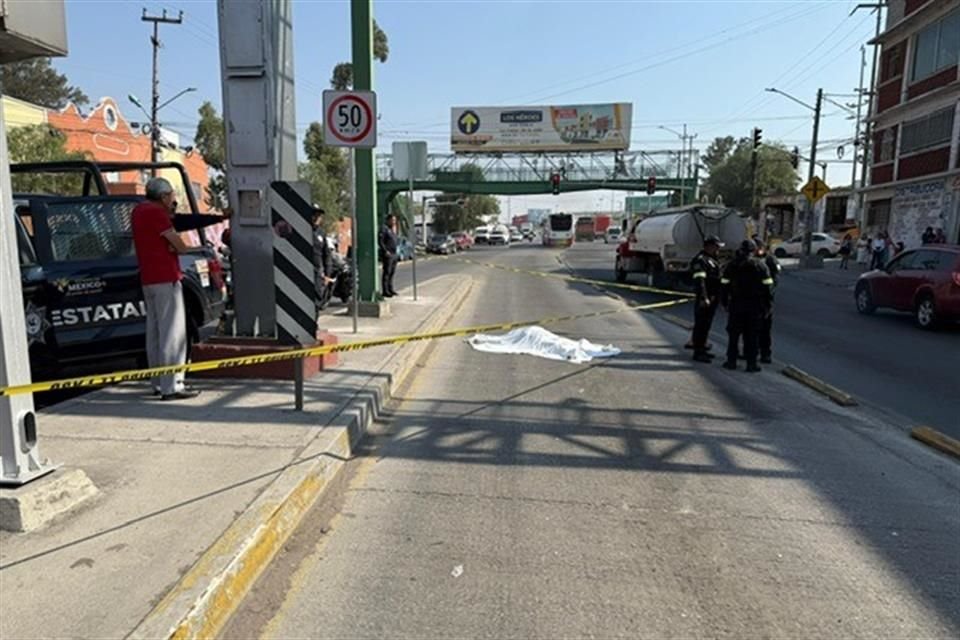 El accidente ocurrió sobre la Carretera Federal México-Pachuca, frente a la estación Hidalgo de la Línea 1 del Mexibús.