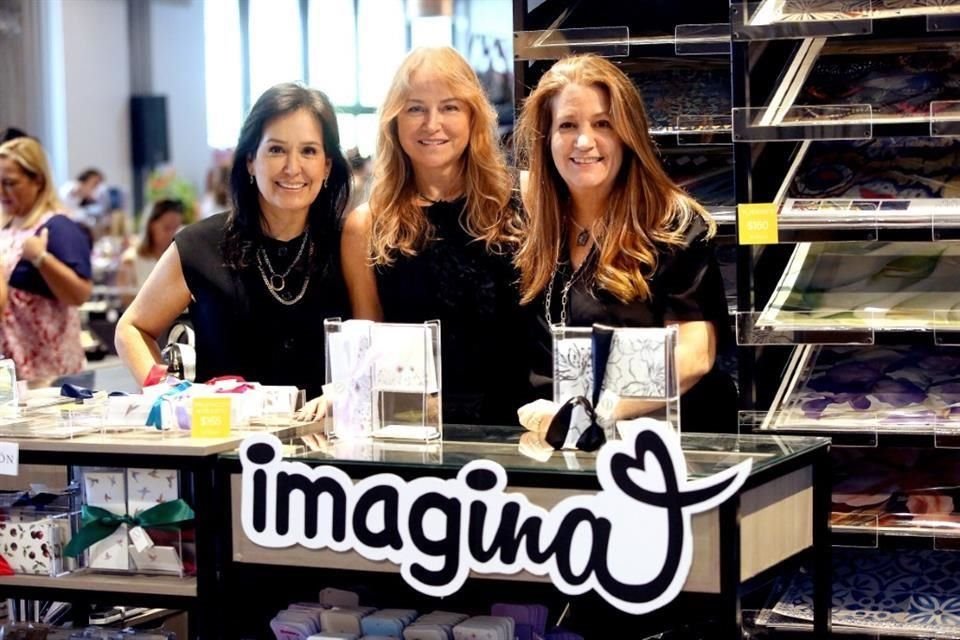 Julie Elizondo, Ana Cristina Celada de Garza y Lidia Pérez de Warnholtz