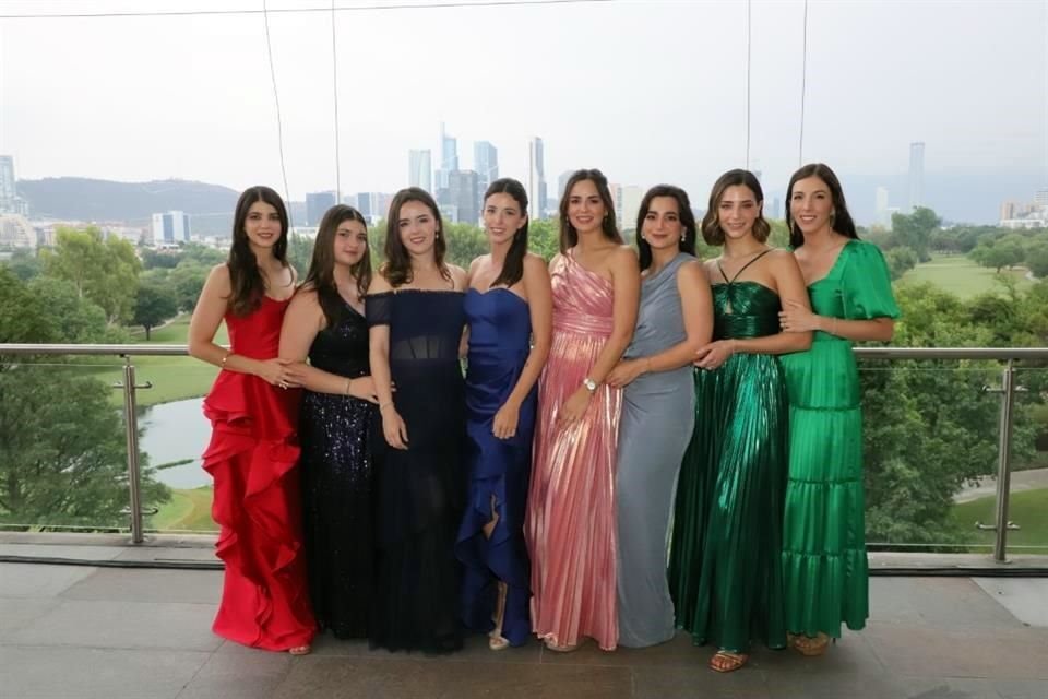 Jéssica Williams, Rebecca Williams, Priscilla Williams, Valeria Williams, Mariana Williams, Sofía Williams, Andrea Williams y Leticia Sáinz