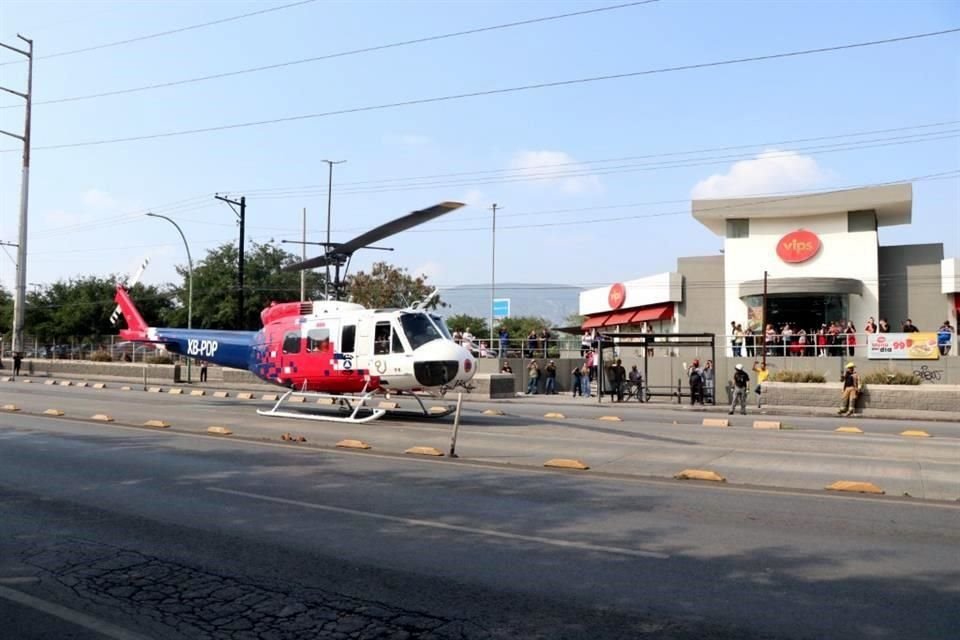 Decenas de personas observaron el operativo.