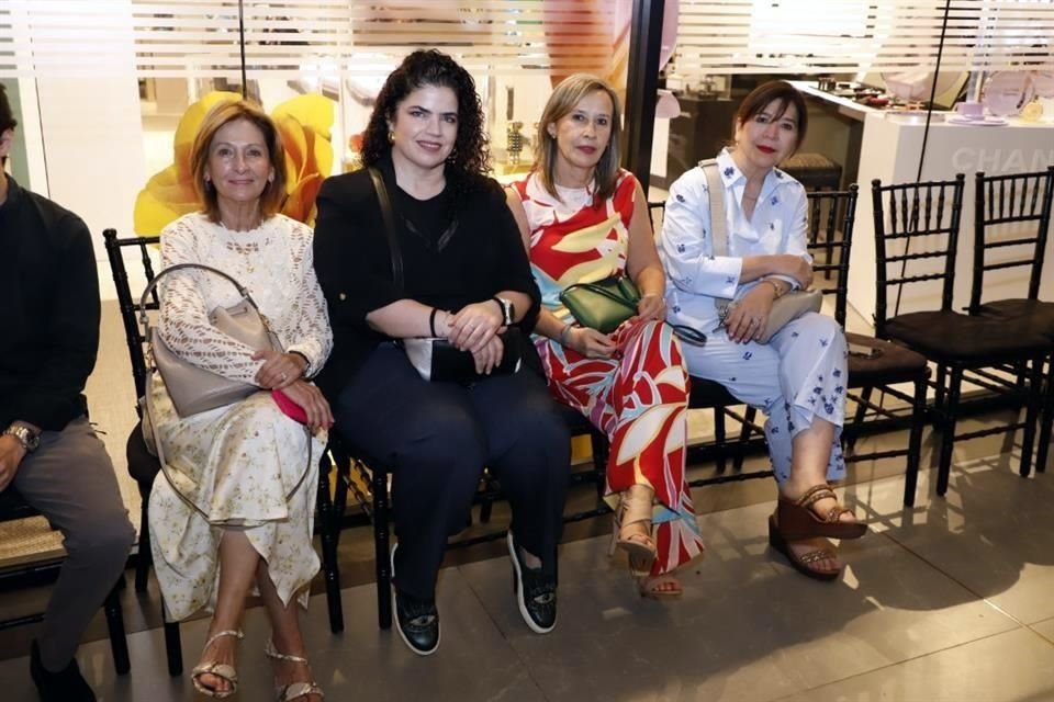 Alma Dávila de García, Malú Elizondo, Adriana Rodríguez y Martha Valenzuela de Piconne