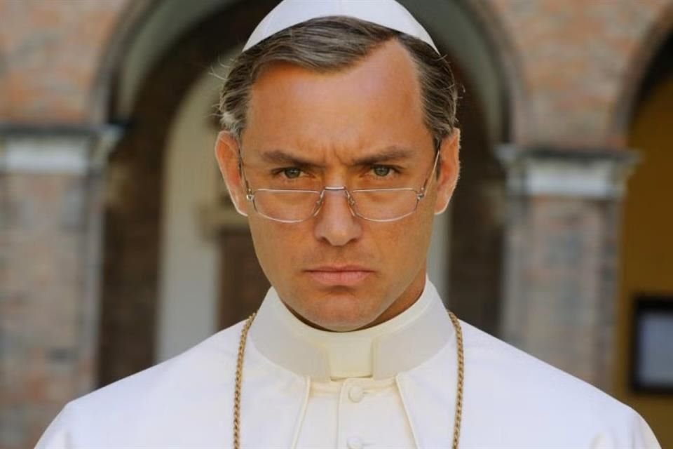 En la historia, sorprende que un hombre tan joven, de un país sin demasiado peso en el catolicismo y quien ni siquiera estaba entre los favoritos, haya sido votado en el Cónclave.