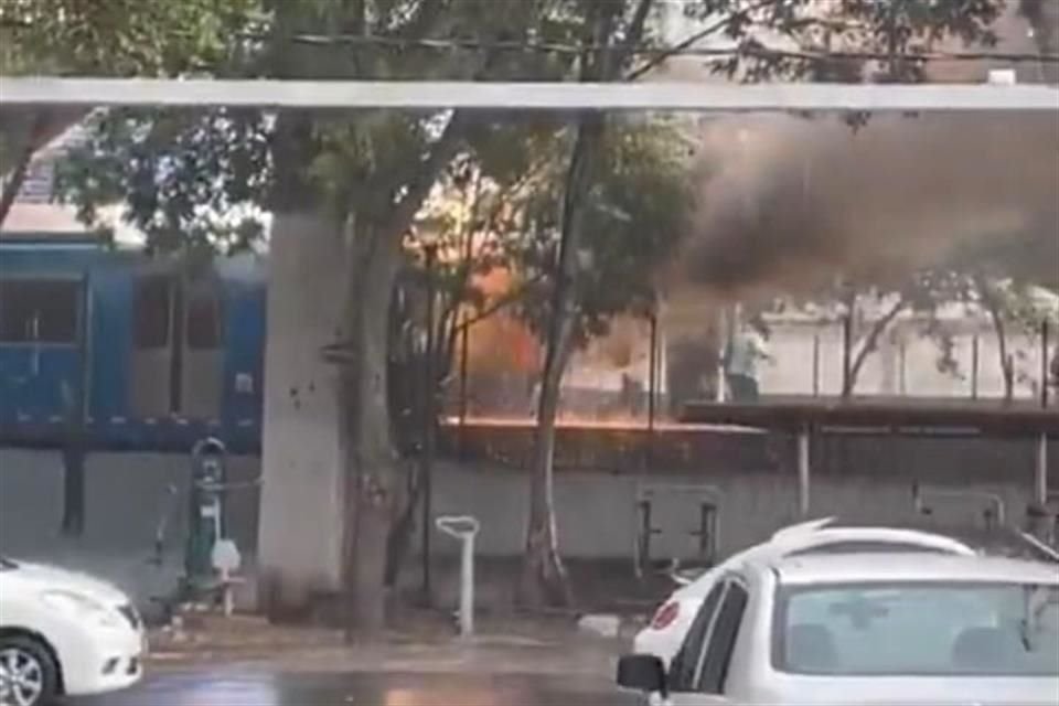 Fallas eléctricas afectan Tren Ligero y Línea B; servicio provisional y ajustes en infraestructura.