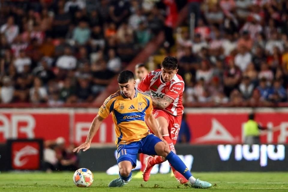 Tigres generó poco en el primer tiempo.