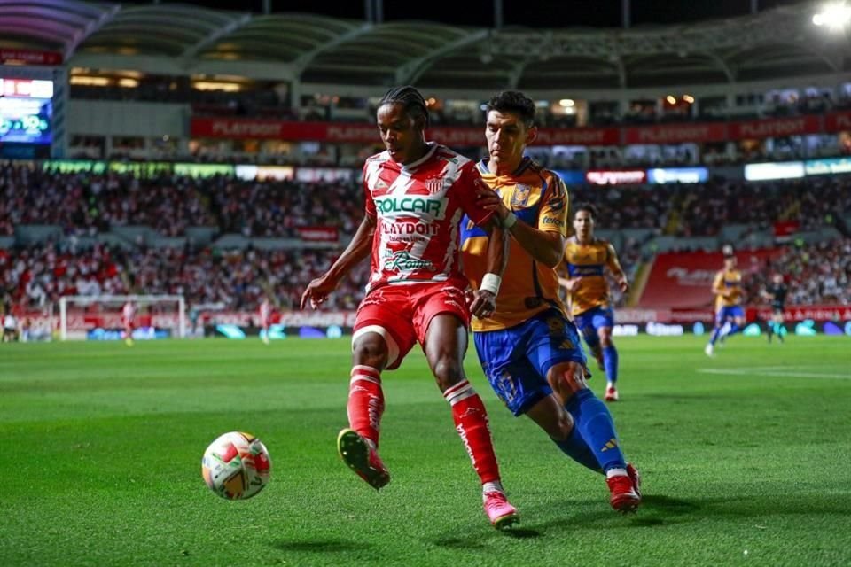 Necaxa fue menos ofensivo en el segundo tiempo.