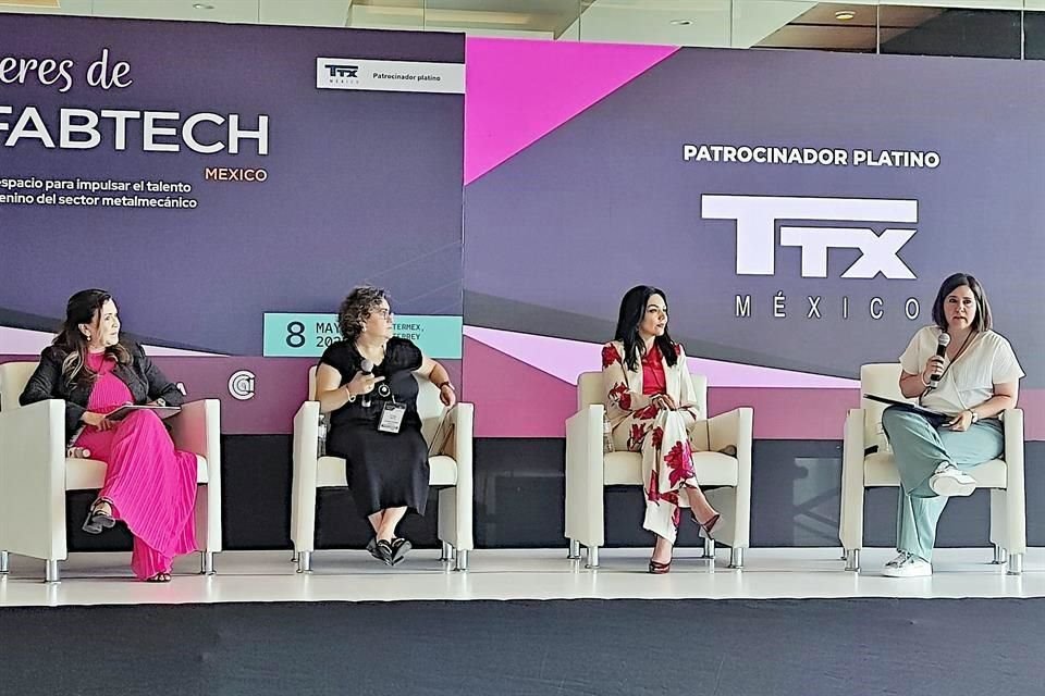 Patricia Zambrano (izq. a der.), Eloísa Ortiz, Ivette Eguía e Irma León participaron en el panel 'Mujeres que inspiran'.