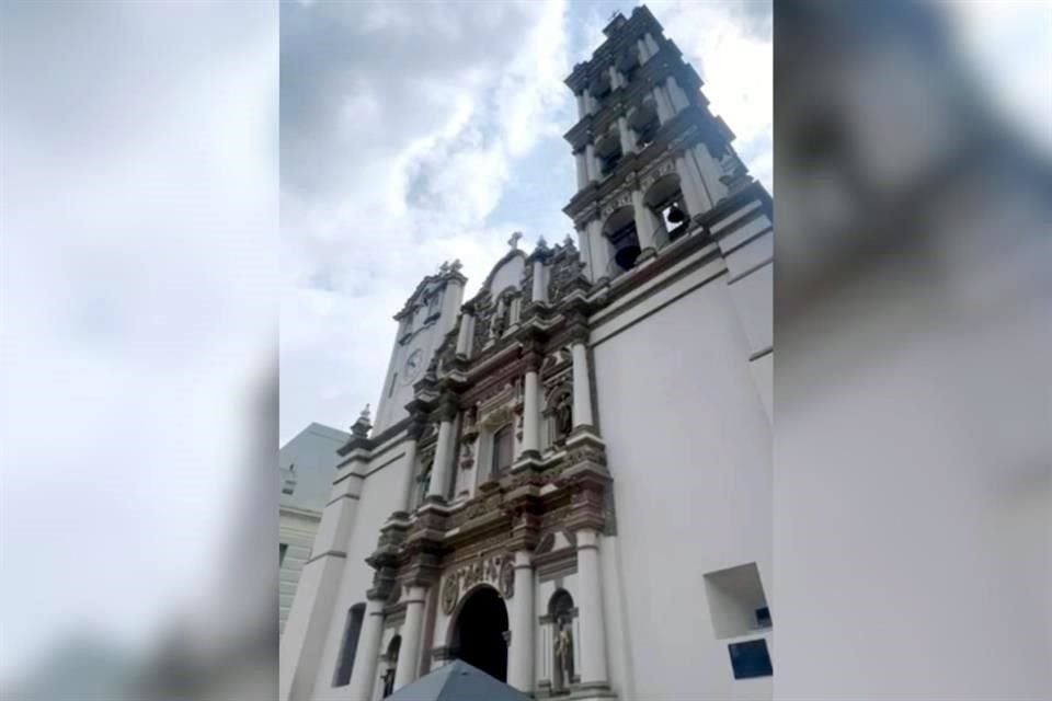 La Catedral regia repicó campanas para anunciar la elección papal.