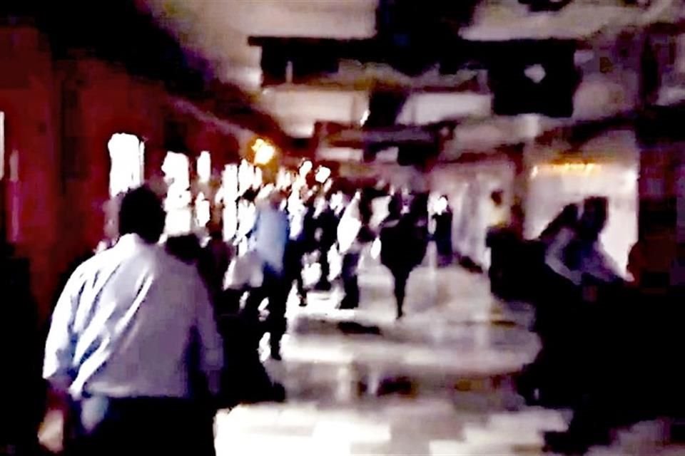 El apagón tuvo lugar a menos de 24 horas de que el servicio en la línea fuera suspendido.